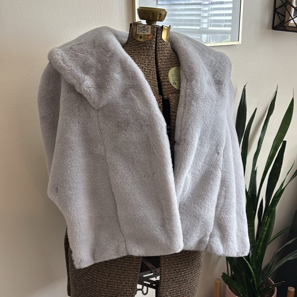BHLDN Ayala Shrug/Wrap NWT - Picture 2 of 5